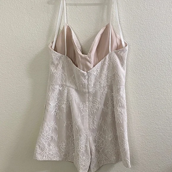 BHLDN Hayley Paige Ivory Floral Lace Shorts Jumpsuit size 4 Bridal - Picture 3 of 5